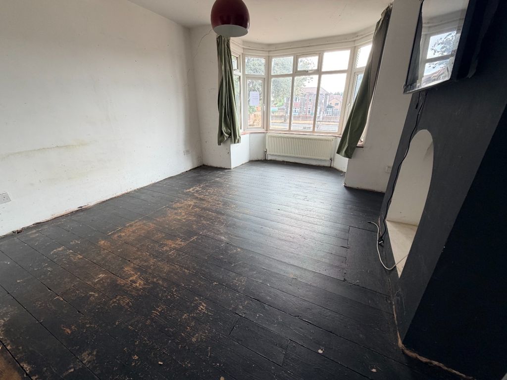 Property photo 3 of 10 5439254