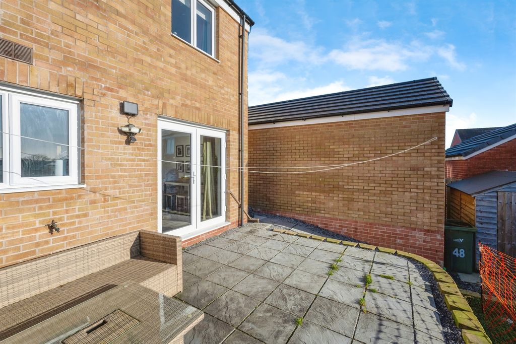 Property photo 3 of 19