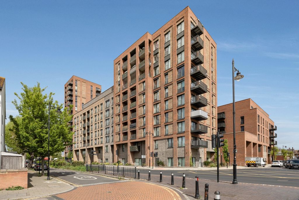 Property photo 1 of 12 1