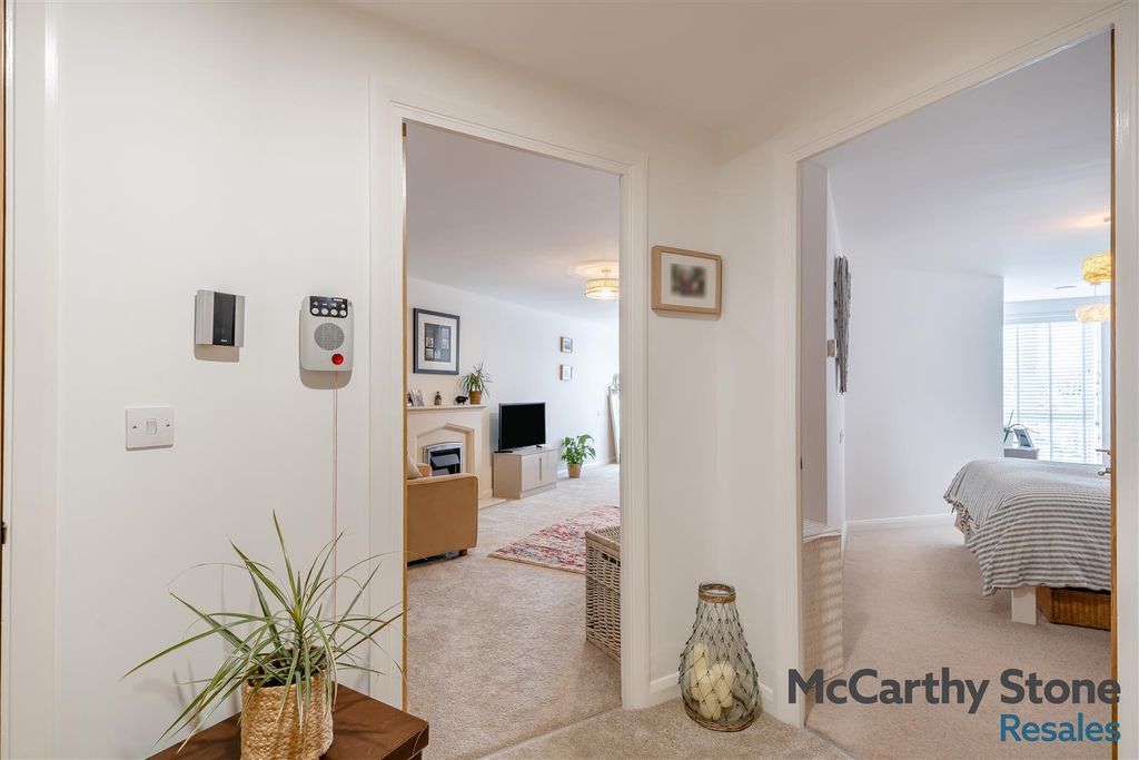 Property photo 2 of 55 8680472-Interior02.Jpg