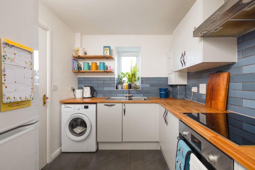 Property photo 3 of 18 Char5786.Jpg