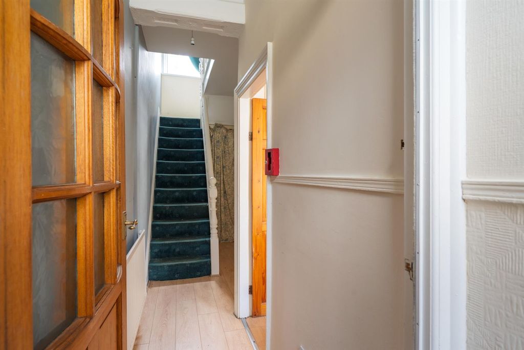Property photo 2 of 21 109Qs-2.Jpg