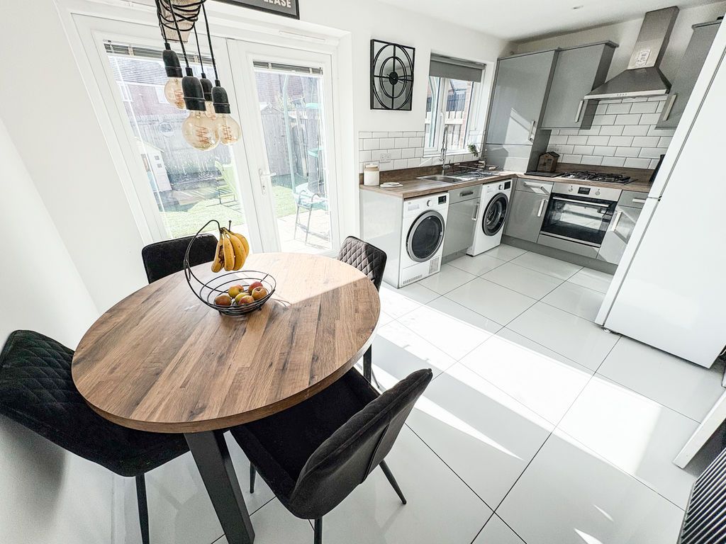 Property photo 3 of 14 Photo 10