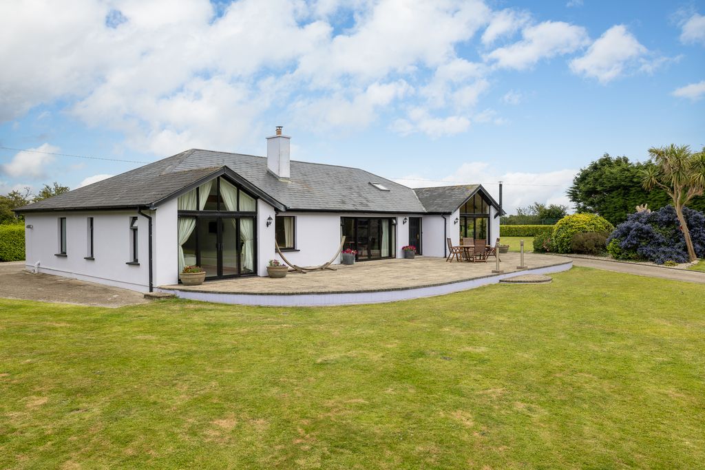 Property photo 2 of 56