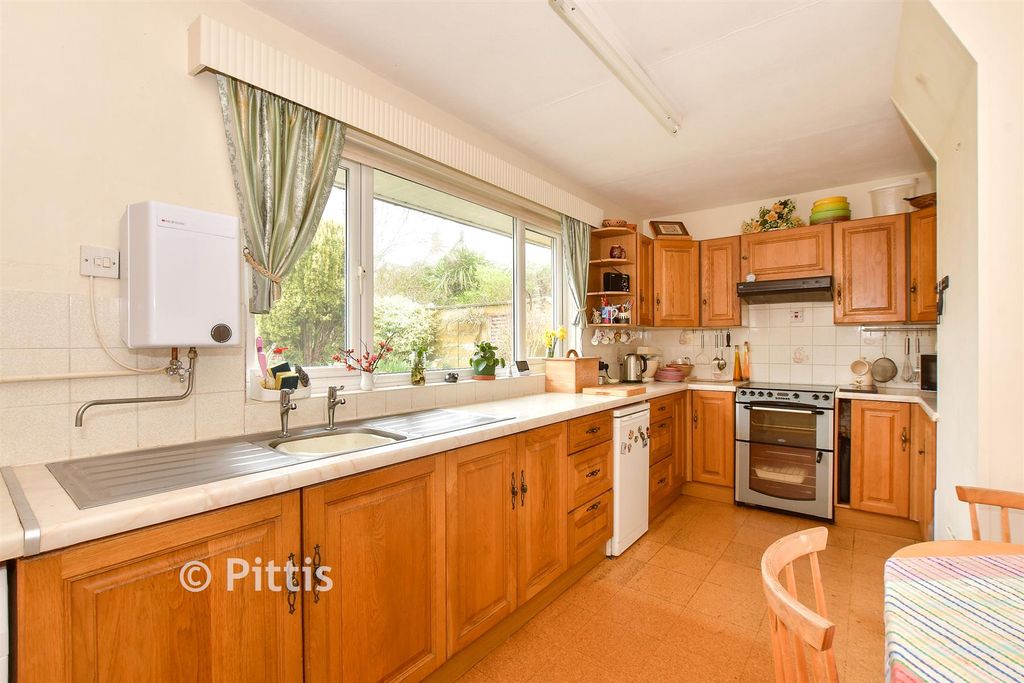 Property photo 2 of 13 Kitchen/Dining Room