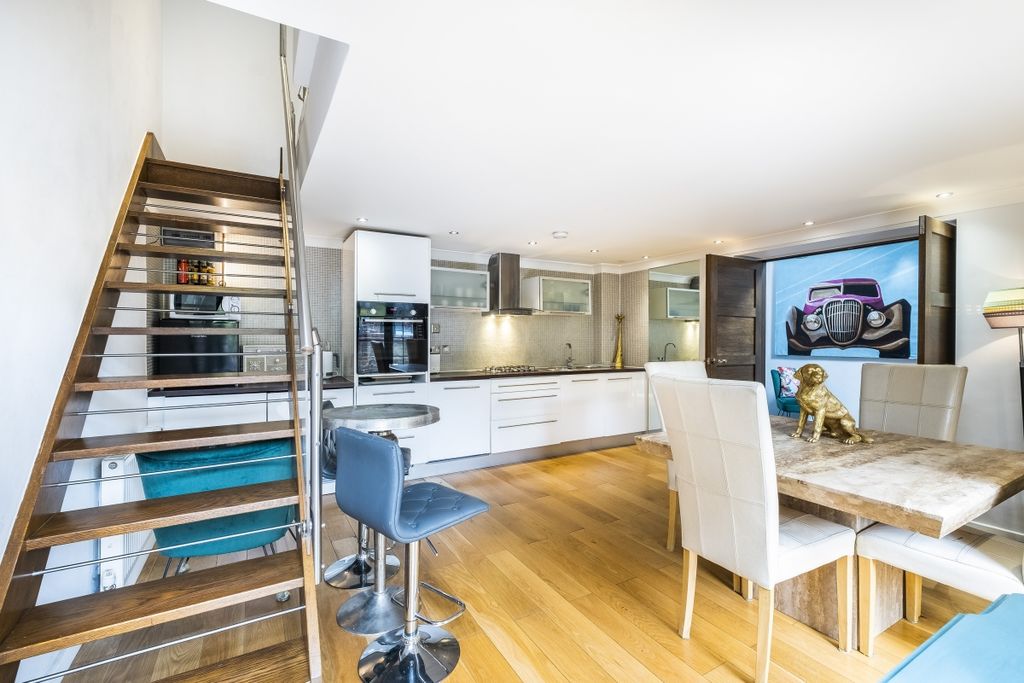 Property photo 1 of 27 Hornblower-Close-016