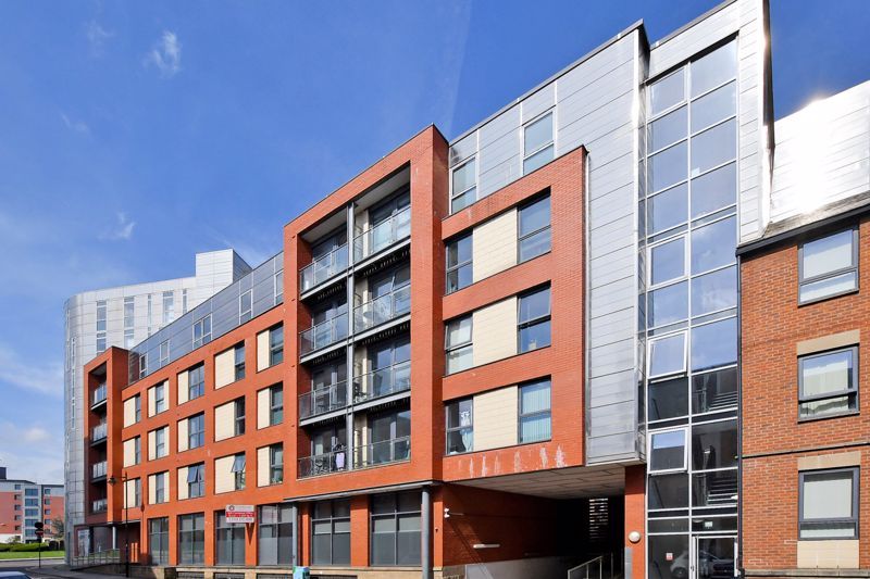 Property photo 3 of 21 External