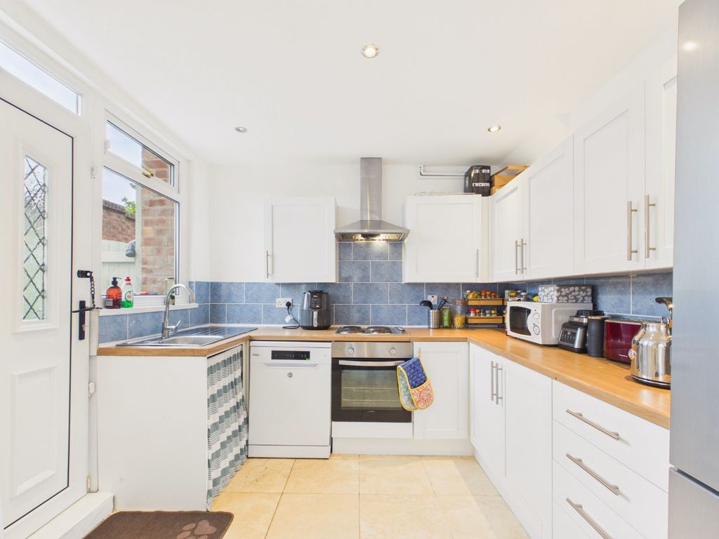 Property photo 3 of 18 4990046