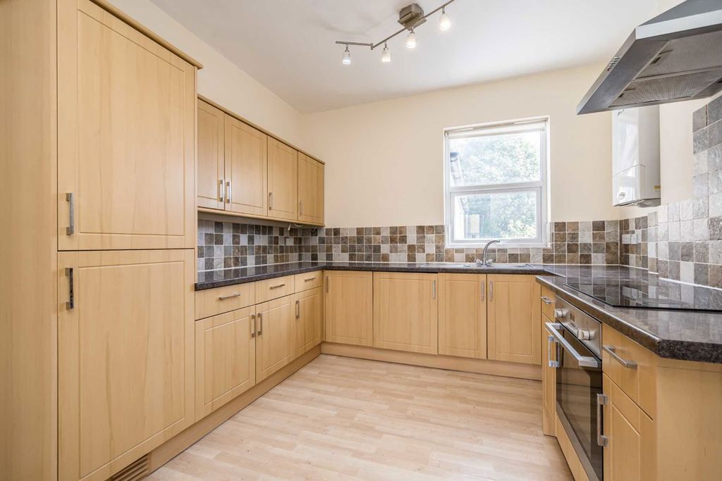Property photo 3 of 4