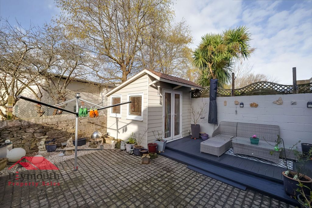 Property photo 3 of 16