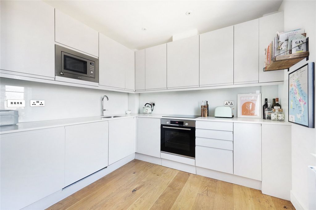 Property photo 2 of 16 Picture No. 08