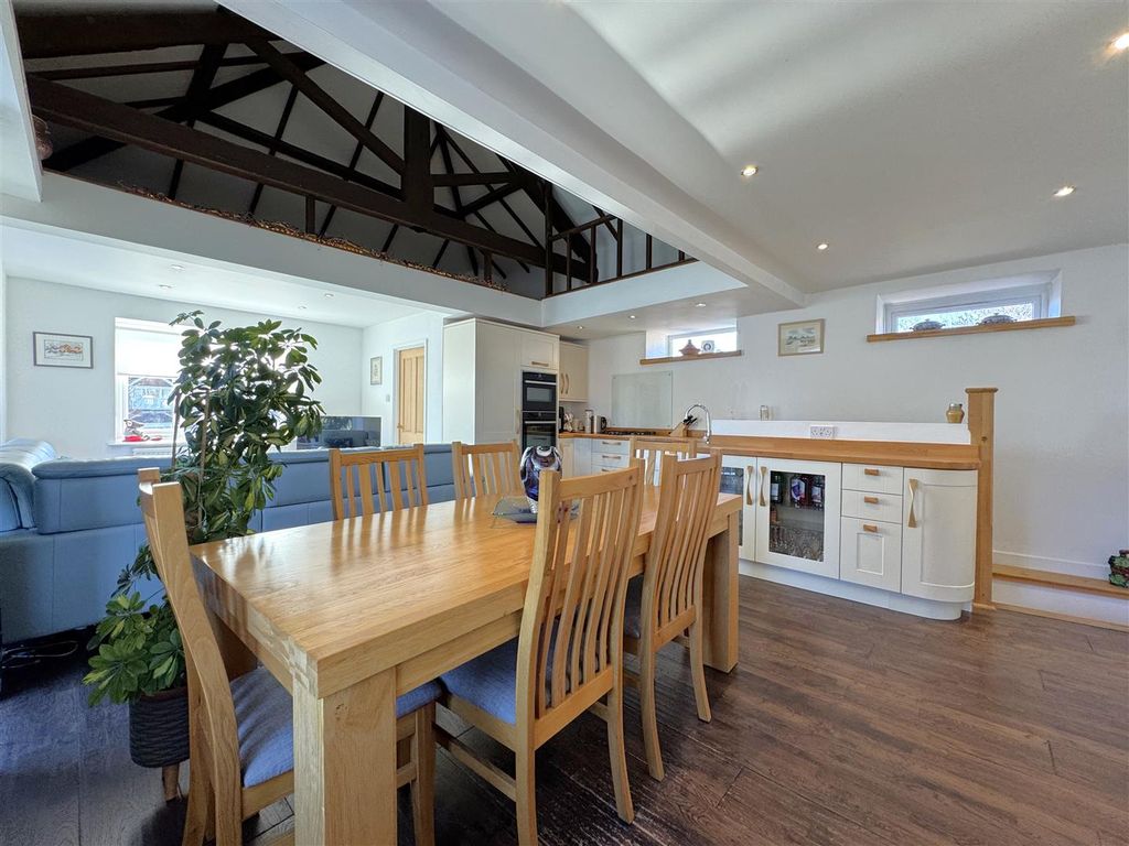 Property photo 2 of 19 2.Jpeg