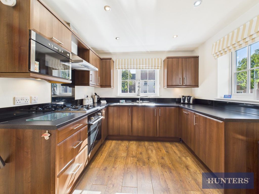 Property photo 3 of 15 Kitchen