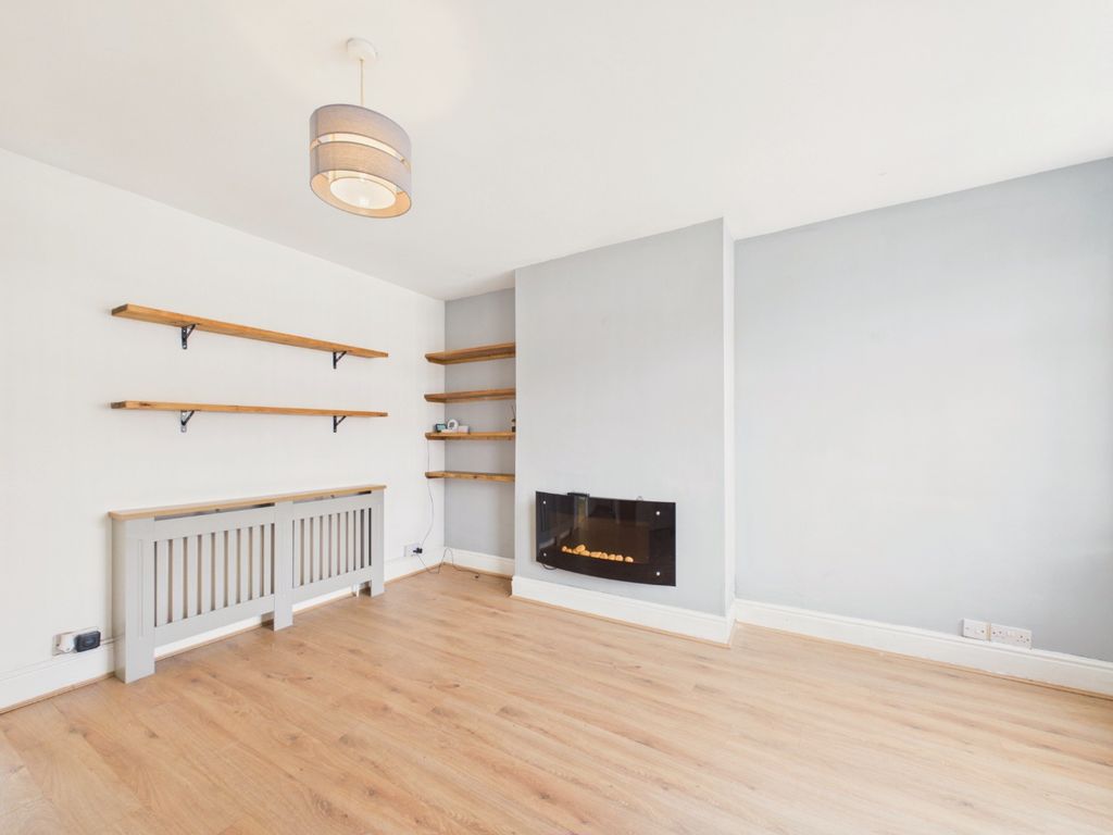 Property photo 3 of 16 5205036