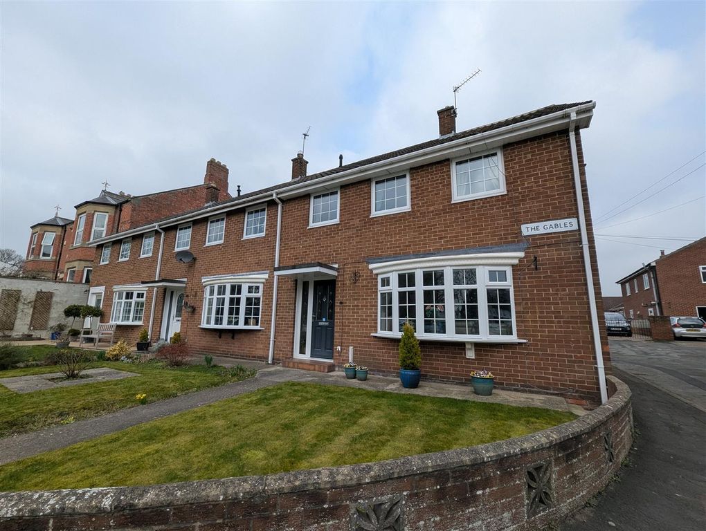 Property photo 1 of 20 Externally