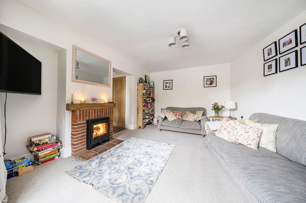 Property photo 2 of 20