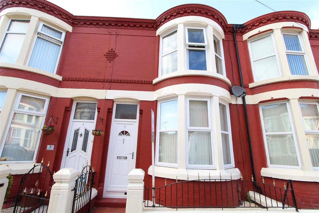 Property photo 2 of 12