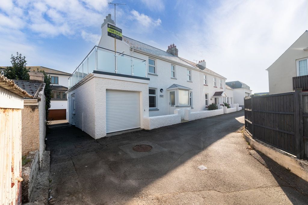 Property photo 1 of 23