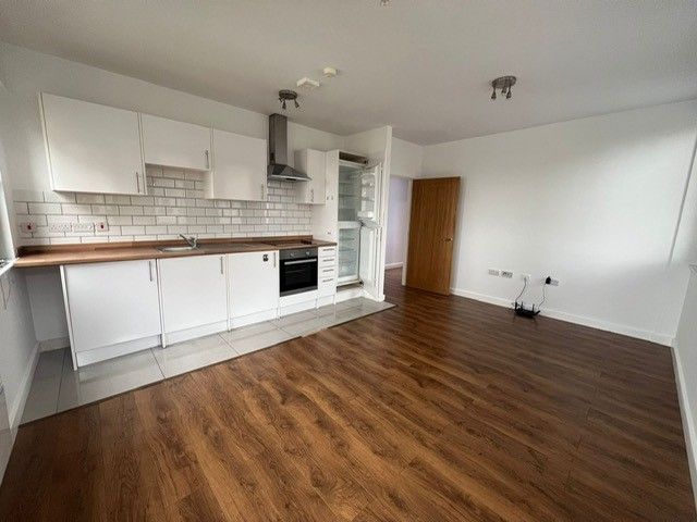 Property photo 2 of 6 Kitchen