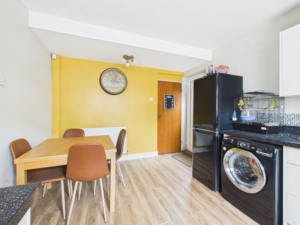 Property photo 3 of 14 Dining Kitchen