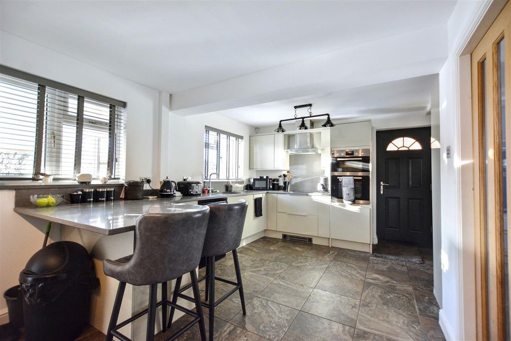 Property photo 2 of 33 Kitchen Diner_3.Jpeg