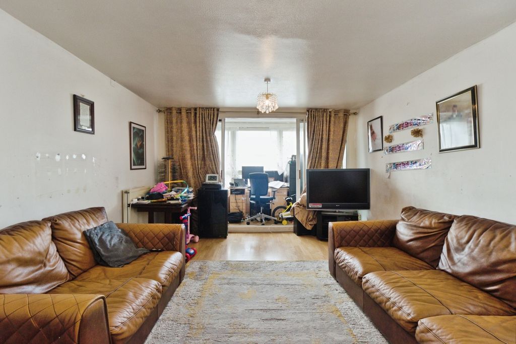 Property photo 3 of 21 Pbox-Img.Jpg