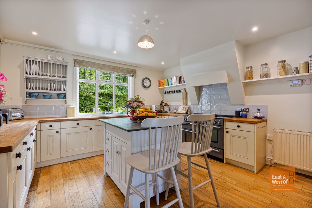 Property photo 2 of 22 A12 -  - 260618