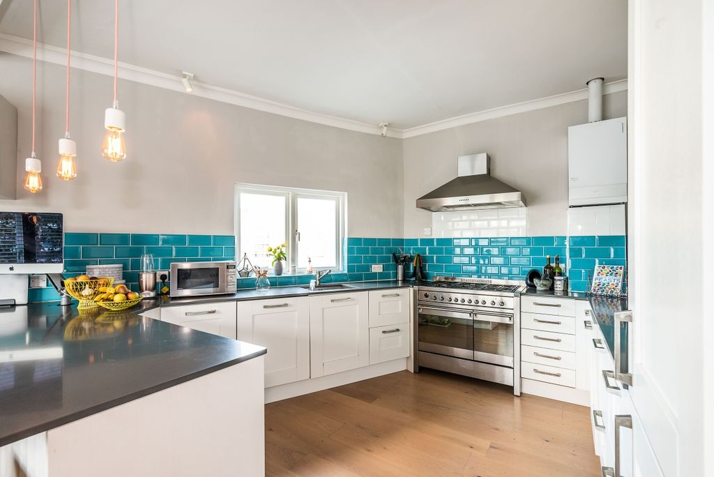 Property photo 3 of 10 Ilton-Road-003