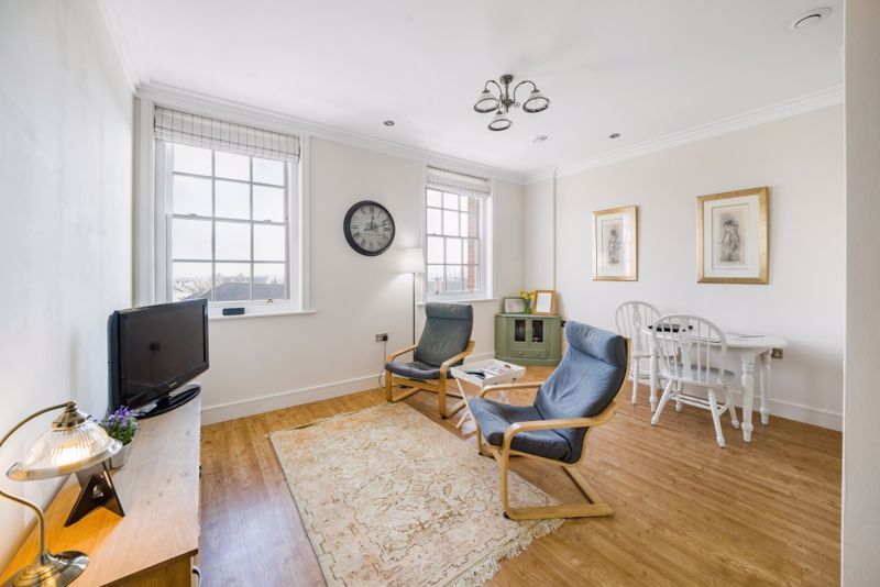 Property photo 2 of 11 Photo 4