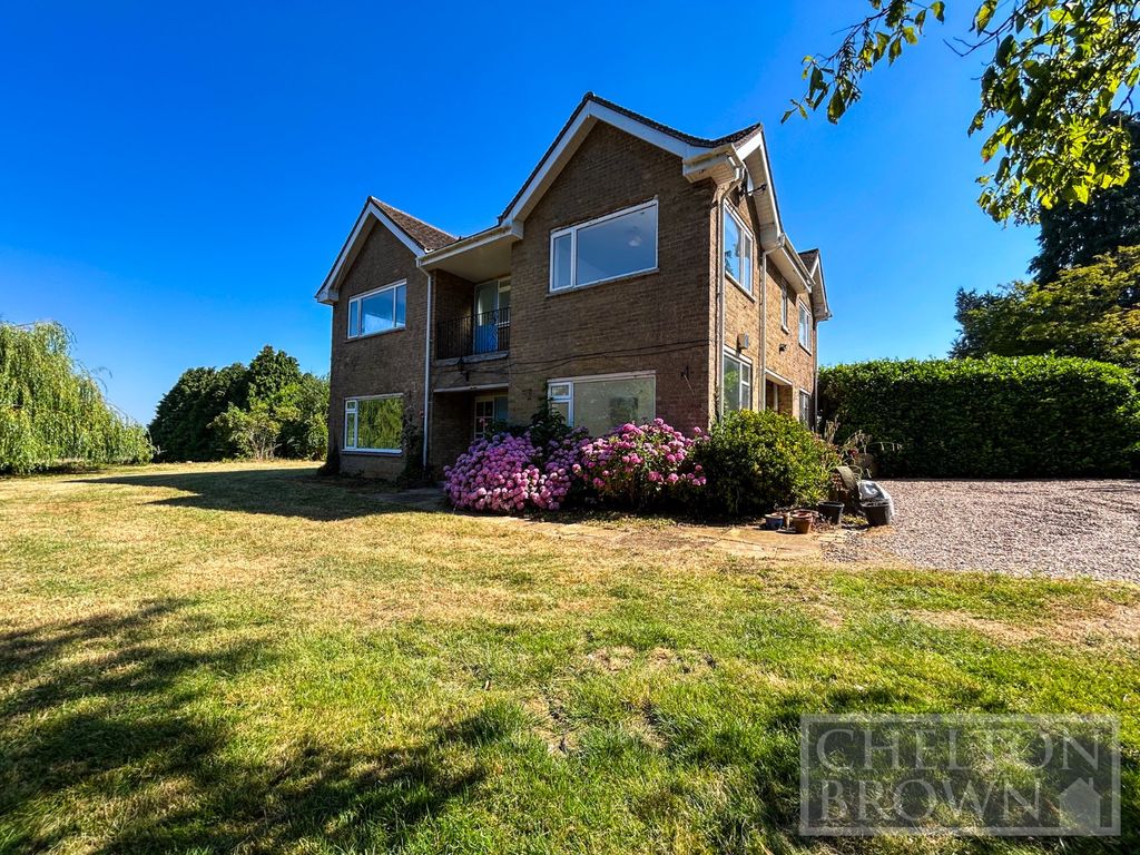 Property photo 1 of 77 Front External