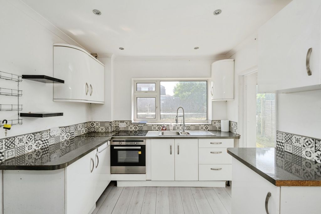 Property photo 3 of 20 Pbox-Img.Jpg
