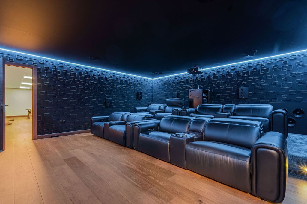 Property photo 3 of 61