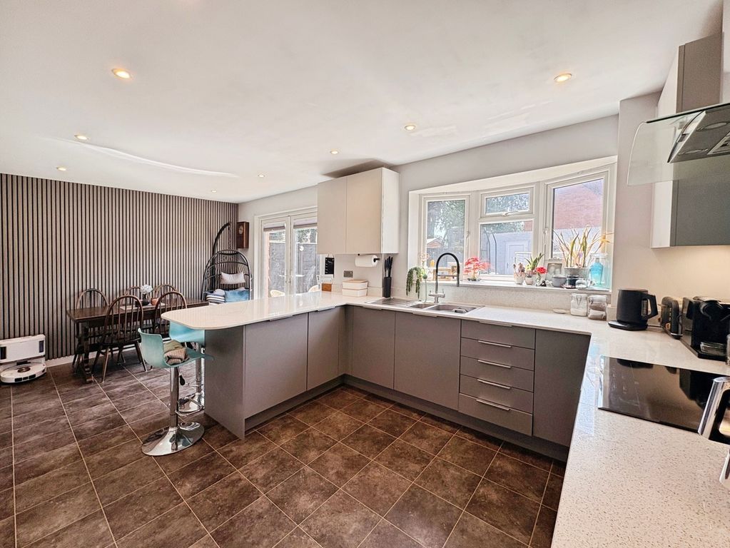 Property photo 3 of 20 Pbox-Img.Jpg