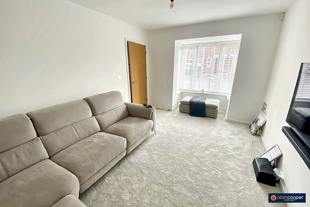 Property photo 3 of 13 3879712