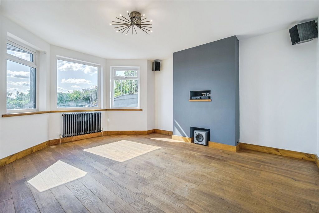 Property photo 3 of 17 Picture No. 33