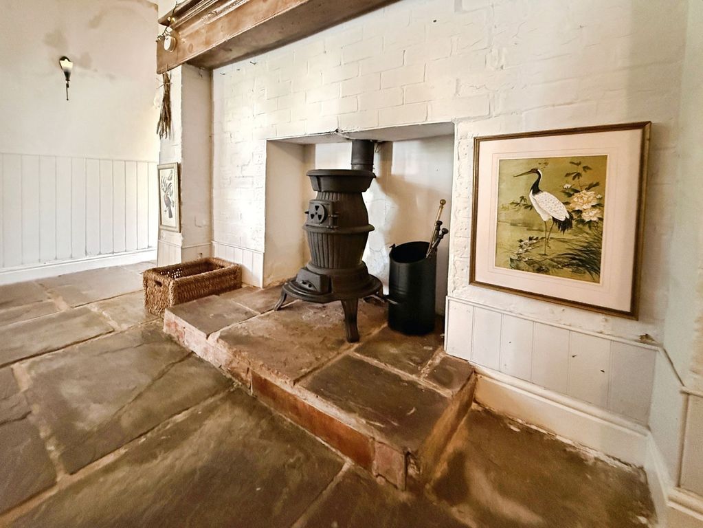 Property photo 3 of 44