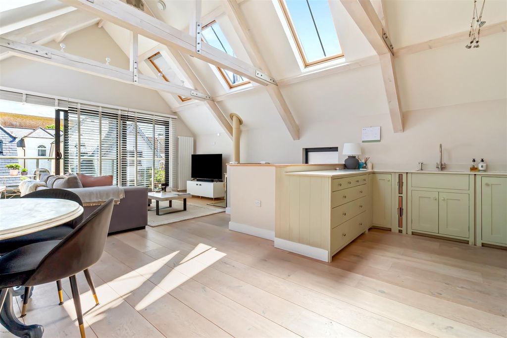 Property photo 3 of 22 Selden Lane, The Loft-008.Jpg