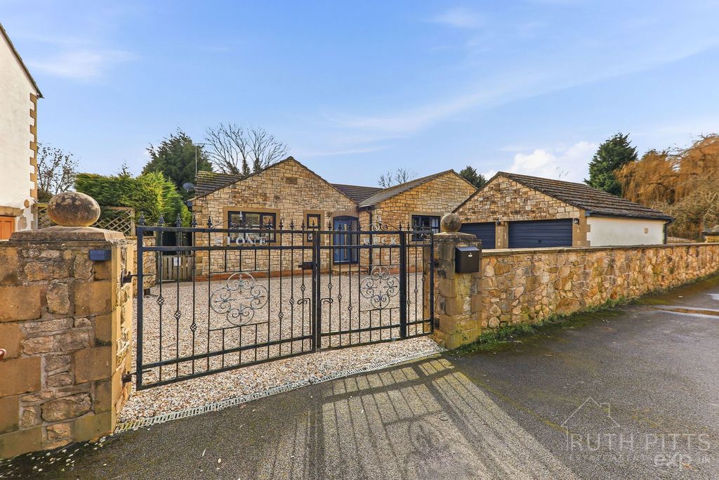 Property photo 2 of 28