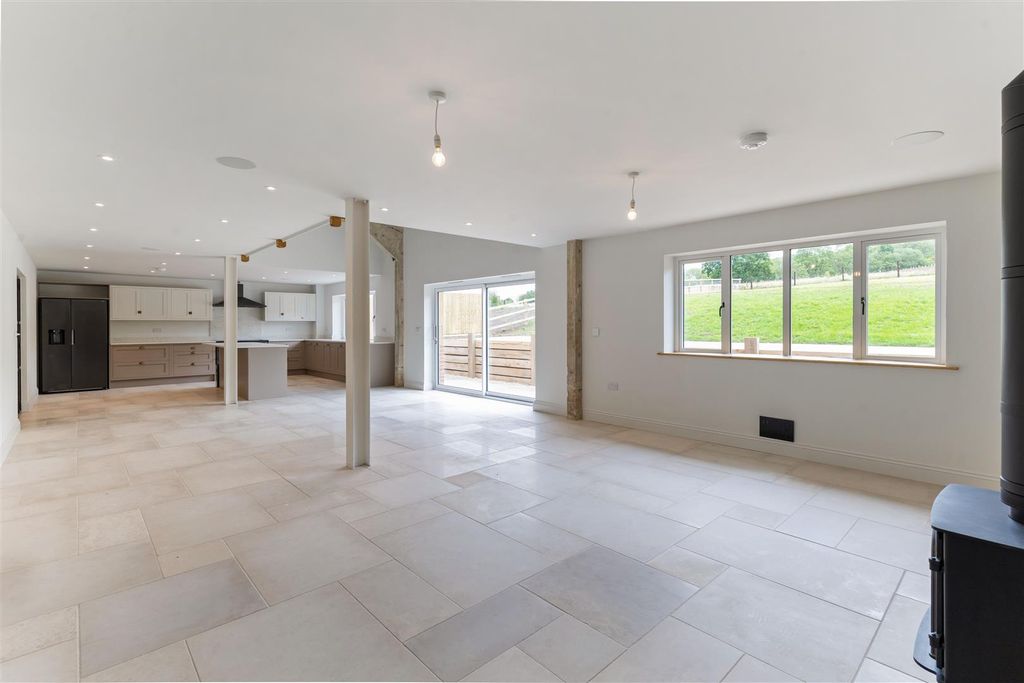 Property photo 3 of 18 Vin2.Jpg