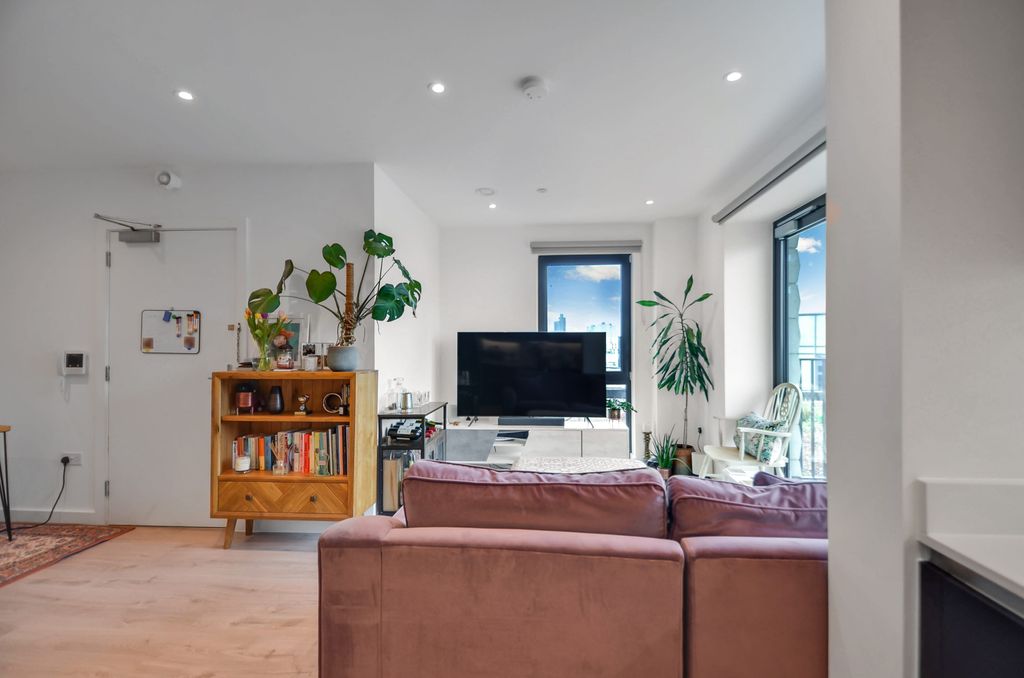 Property photo 3 of 19 Open Plan Living Room_Pic_ (3).Jpg