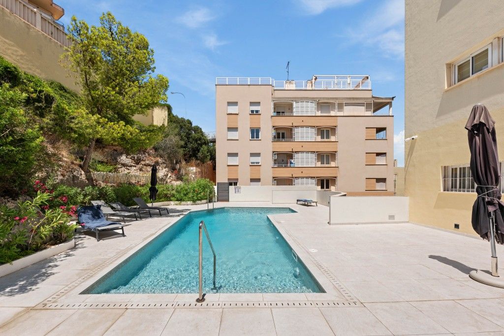 Property photo 2 of 20 Pool And Exterior (2)