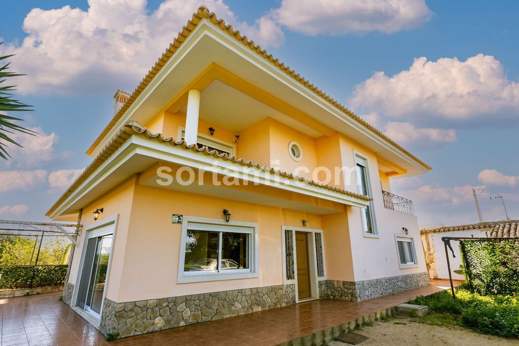 Property photo 1 of 33