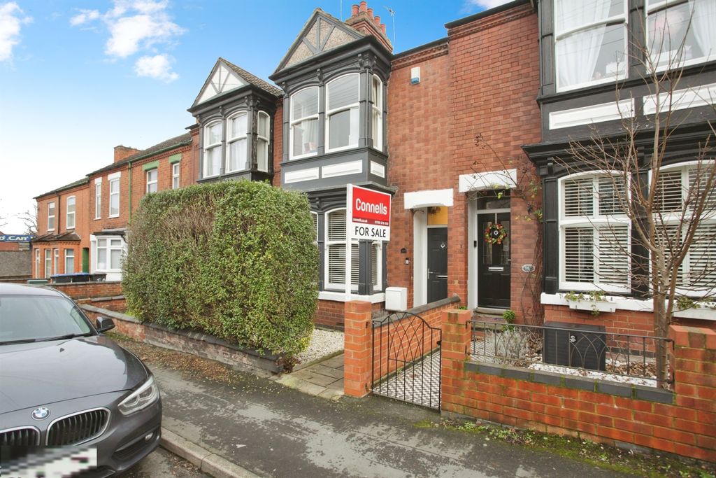 Property photo 1 of 17