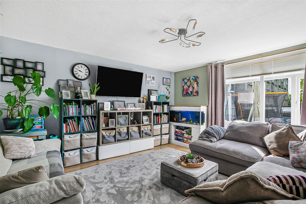 Property photo 2 of 17 2