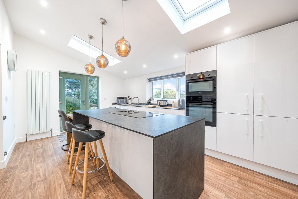 Property photo 3 of 27 1409608-7-698A0726c08A9