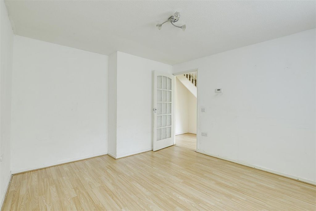 Property photo 3 of 13 04.Jpg