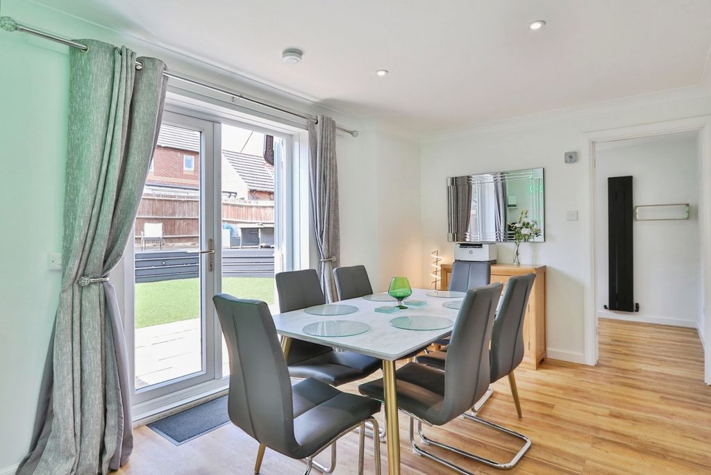 Property photo 3 of 17 Dining Room