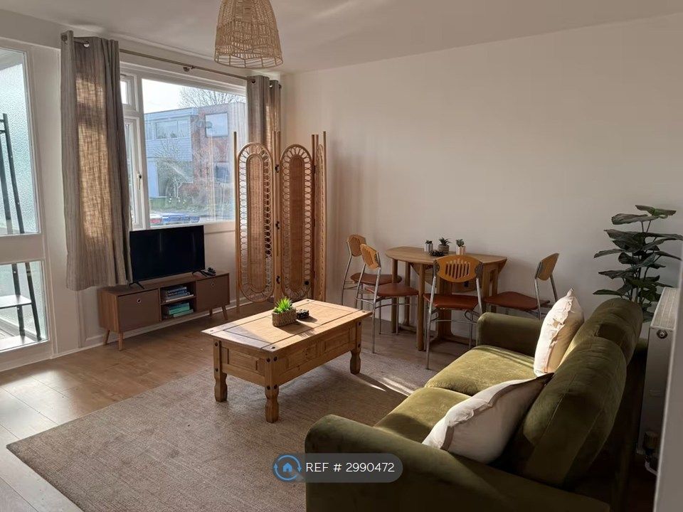 Property photo 3 of 35