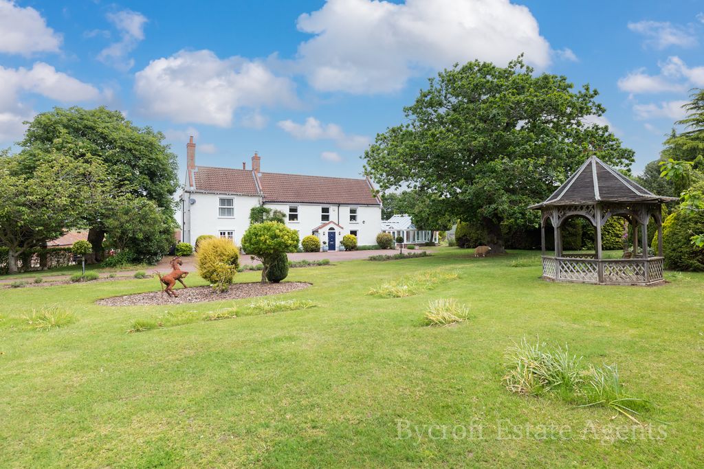 Property photo 2 of 38