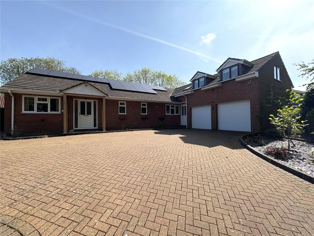 Property photo 1 of 38 Picture No. 05